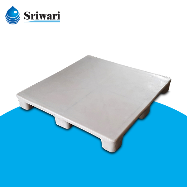 Roto Moulded 4 Way Pallets